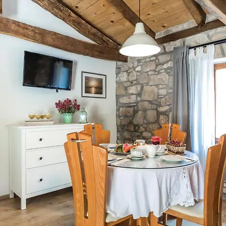 In Mit Grossem Kamin Holiday home