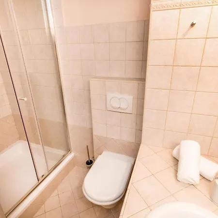 In Mit Grossem Kamin Lovranska Draga